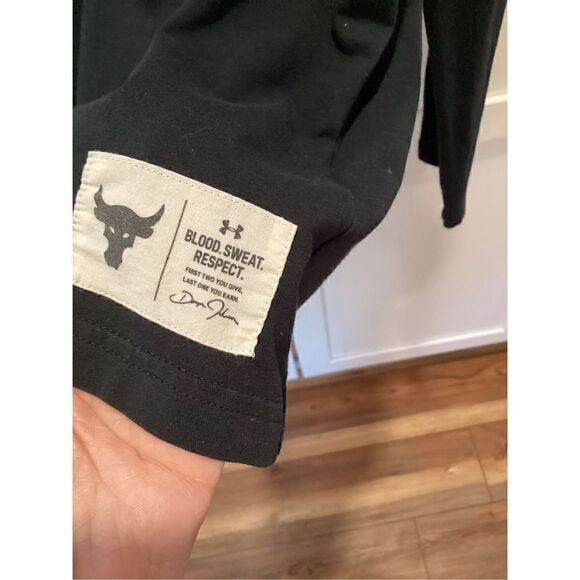 Under Armour x Project Rock Sz M Pay Your Dues Shirt Long Sleeve Black - Picture 4 of 9